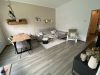 Gemütliche Dachgeschosswohnung mit Dachterrasse - Wohnzimmer Richtung Eingang