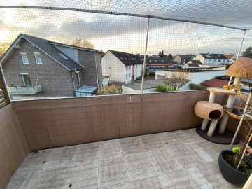 Gemütliche Familienwohnung im Dachgeschoss mit Balkon und Garage, 44388 Dortmund, Etagenwohnung