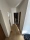 Attraktive 2-Zimmer-Wohnung mit Balkon und guter Anbindung - Langer, heller Flur.jpg
