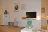 Möbliertes Zwei-Zimmer-Apartment - Wohnen_Fernsehen.jpg