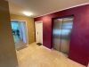 Hochwertige 2-Zimmer-Wohnung mit Balkon und Tiefgaragenstellplatz in Selm - Hausflur mit Aufzug.jpg