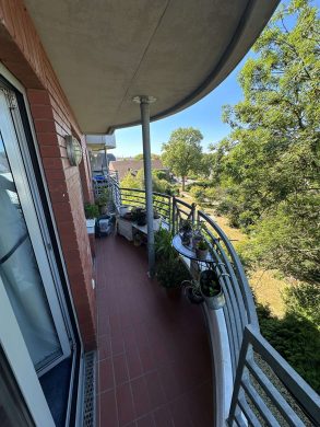 Balkonblick ins Grüne: 2-Zimmer-Wohnung im 3. Obergeschoss mit Aufzug in Bochum, 44807 Bochum, Etagenwohnung