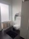 2-Zimmer-Wohnung mit einer ca. 25 m² großen Dachterrasse in Düsseldorf-Flingern - WC.jpg