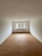 Vollständig renovierte 3-Zimmer-Wohnung mit Garage in Gelsenkirchen - Leeres Zimmer mit Fenster.jpg