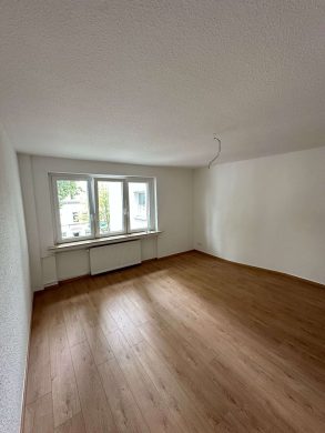 Vollständig renovierte 3-Zimmer-Wohnung mit Garage in Gelsenkirchen, 45899 Gelsenkirchen, Etagenwohnung